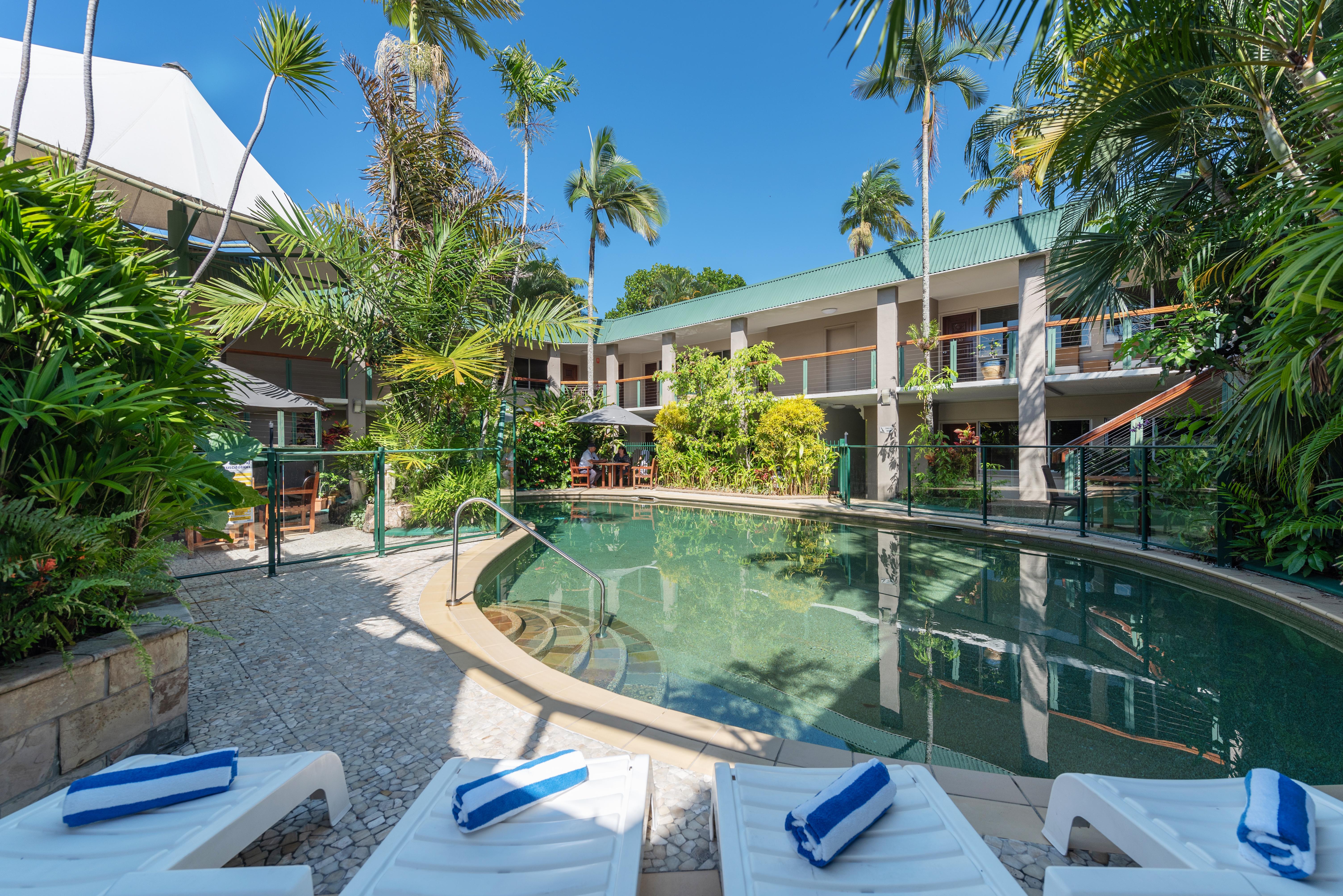 Bay Village Tropical Retreat & Aparthotel Cairns