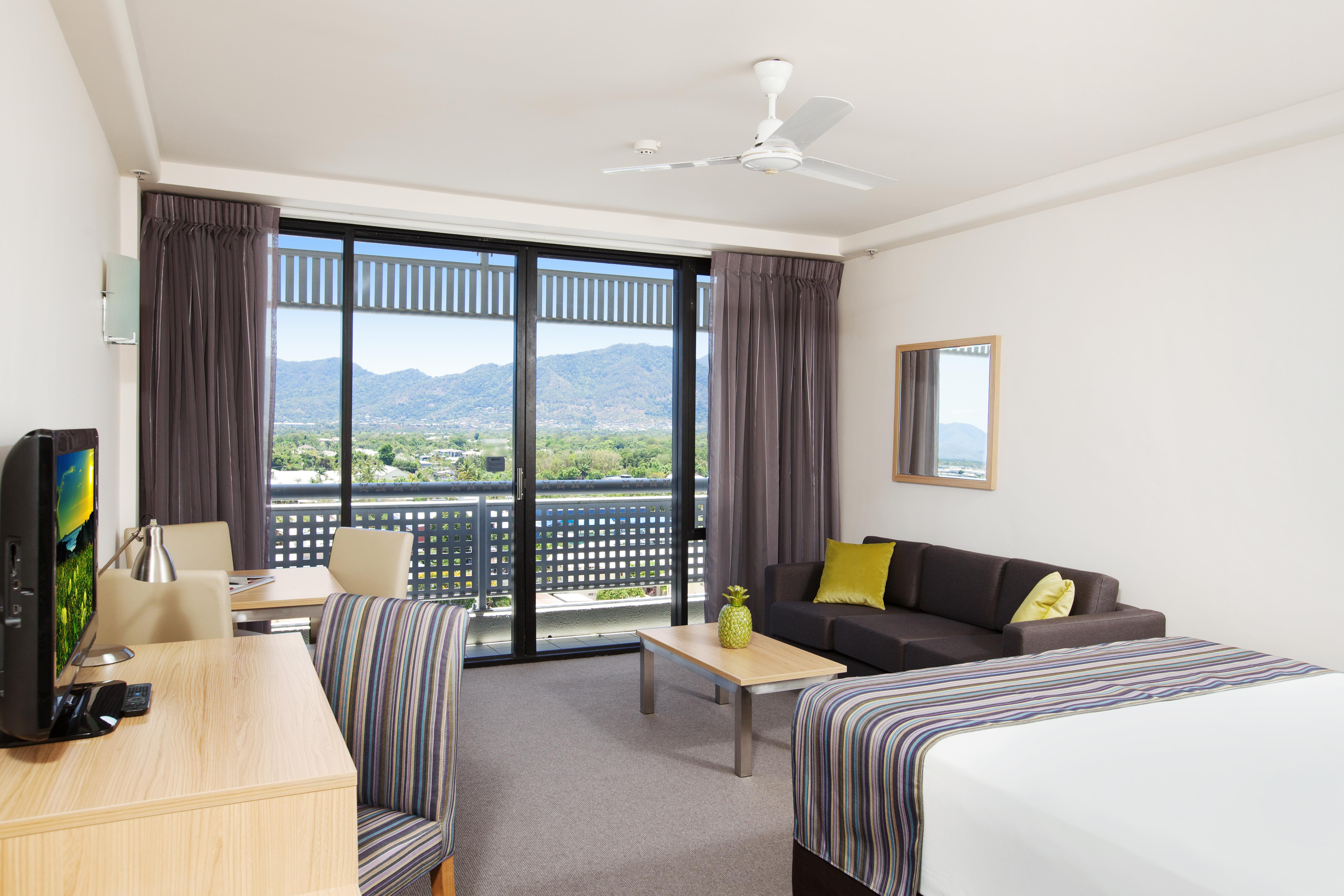 Rydges Esplanade Hotel