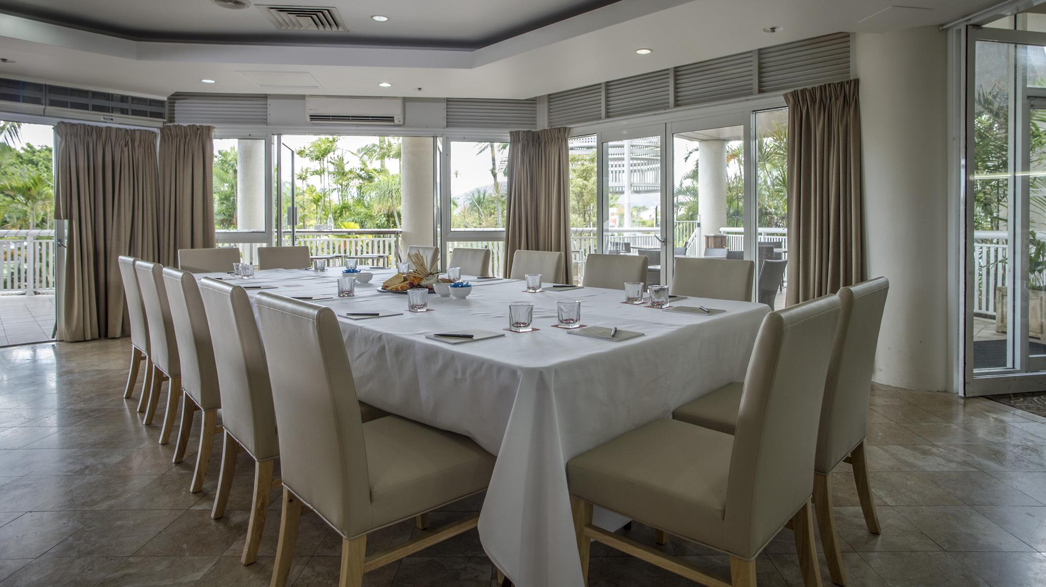 Rydges Esplanade Hotel