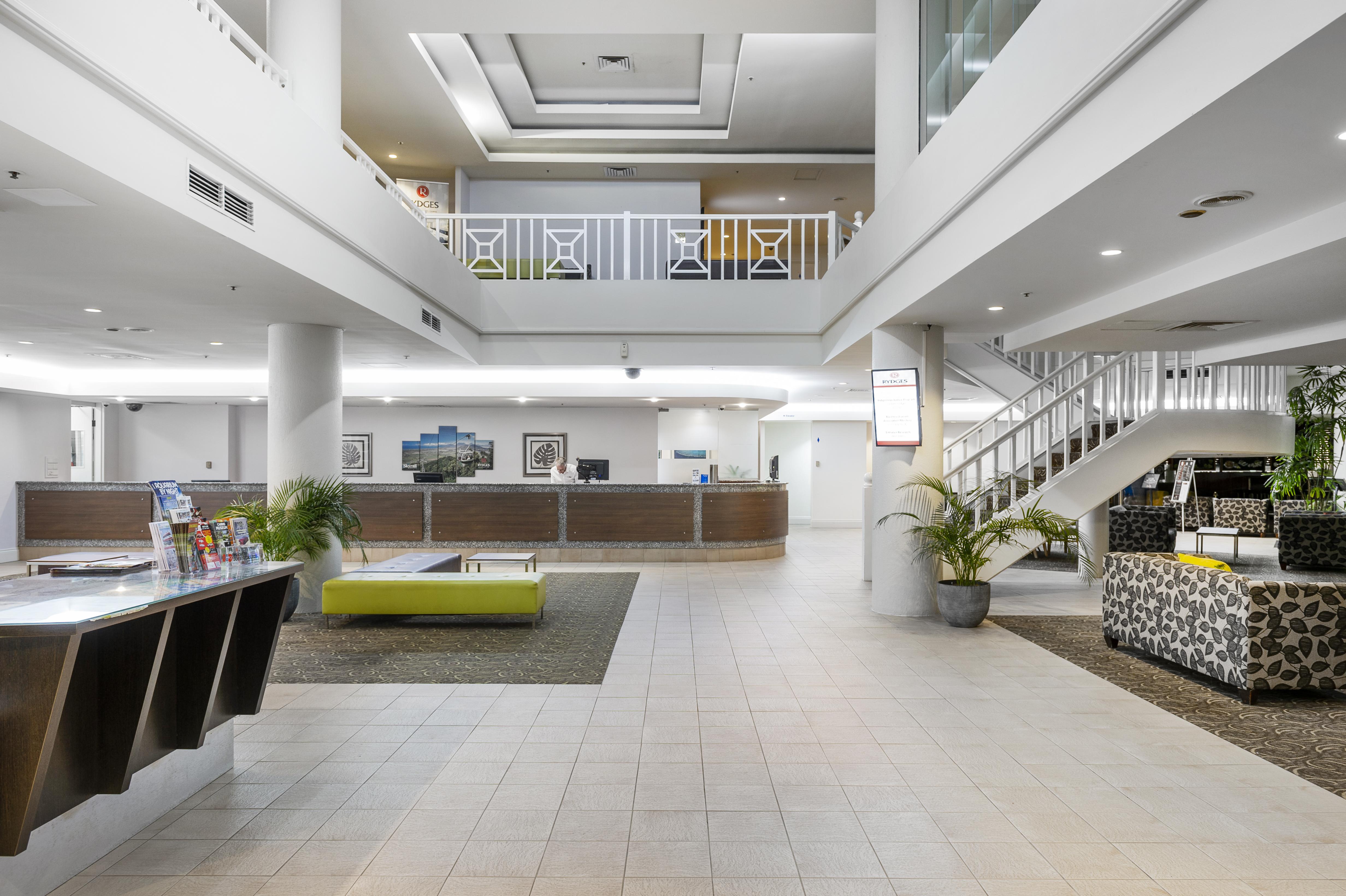 Rydges Esplanade 4*