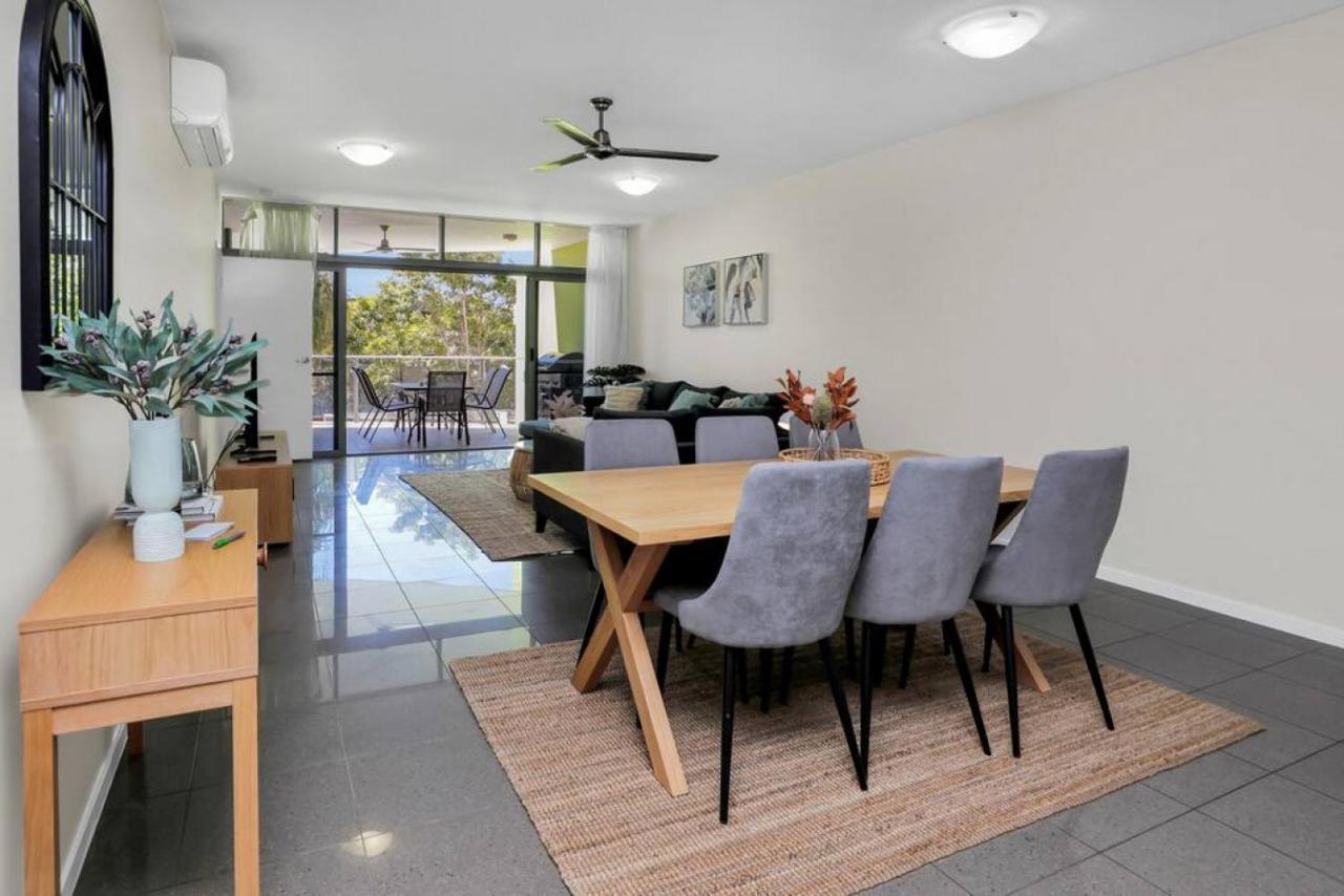 Pool View Centre 202 Apartment