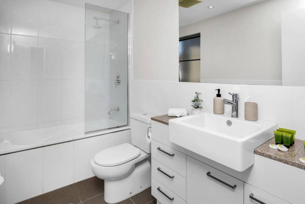 Apartment Pool View Centre 202 Cairns