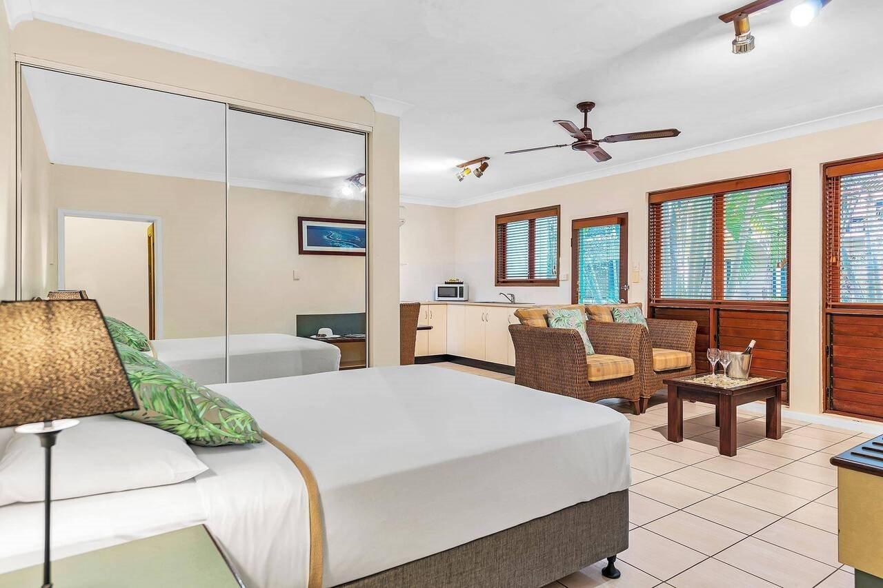 Bay Village Tropical Retreat & Aparthotel Cairns