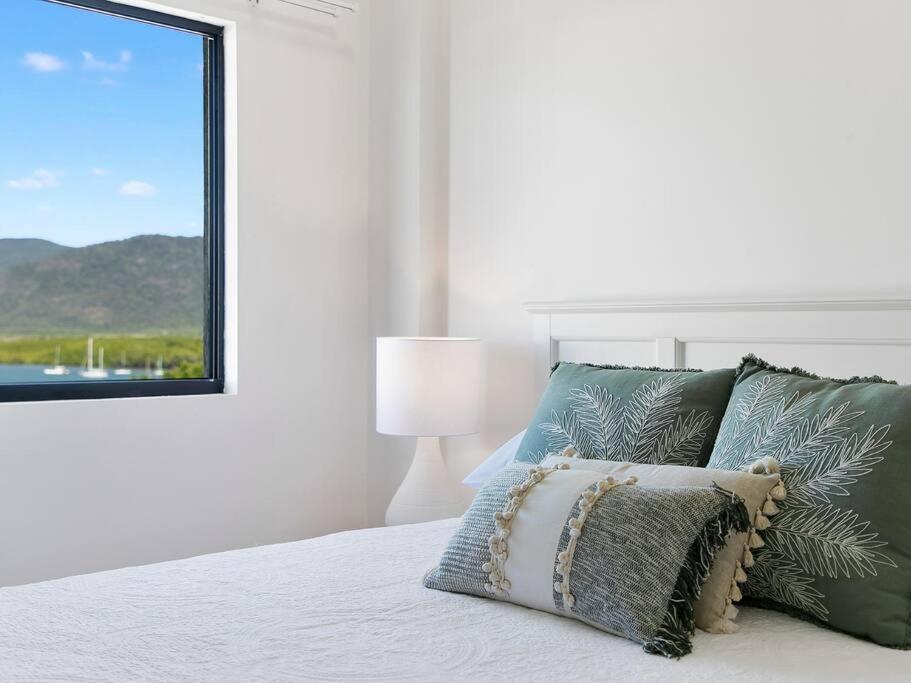 3 Bedroom Cbd Waterfront Luxury Apartment *