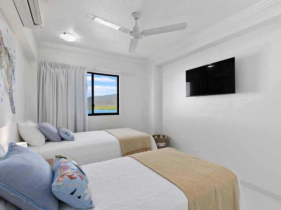 3 Bedroom Cbd Waterfront Luxury Apartment *