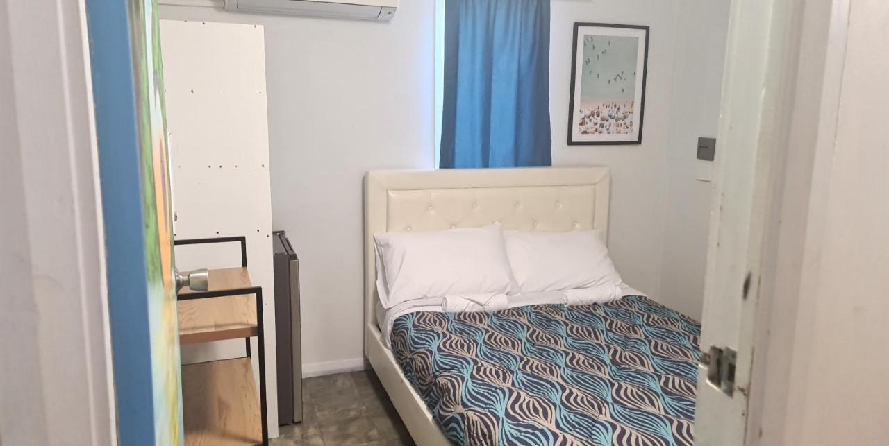 Hostel Castaways Backpackers *