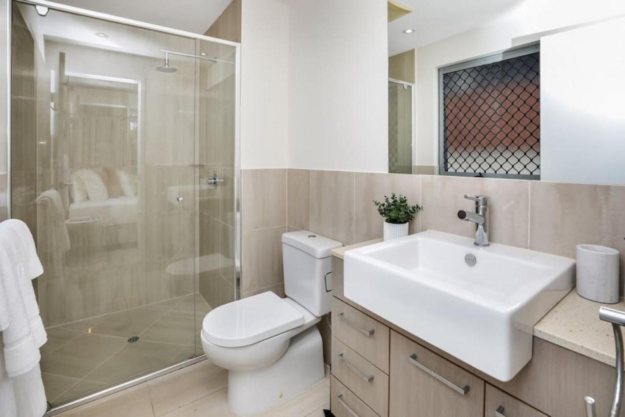 Stylish Park View 103