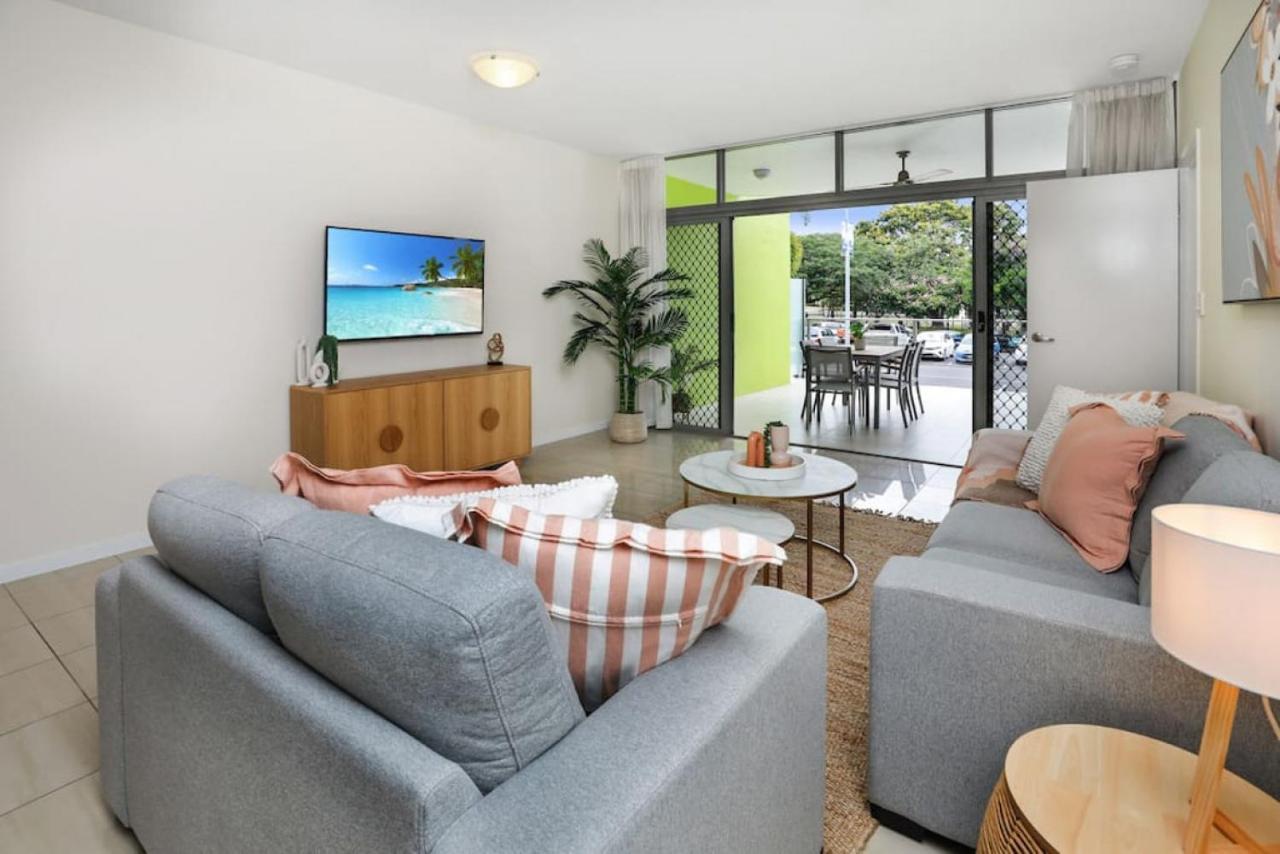 Stylish Park View 103 Apartment