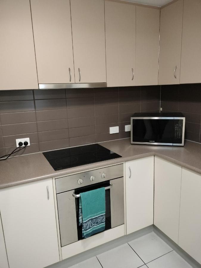 3 Bedroom 2 Bath In Queensland Apartment
