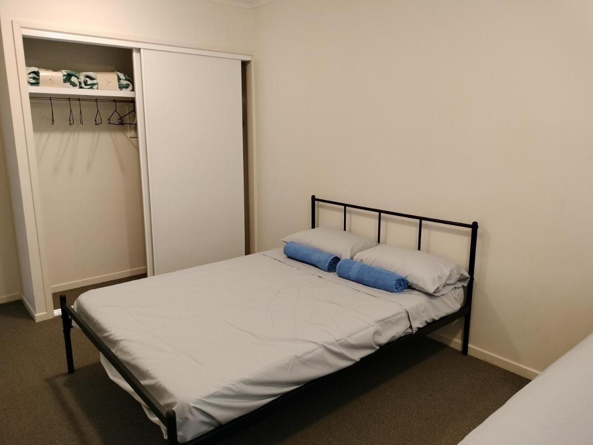 3 Bedroom 2 Bath In Queensland *