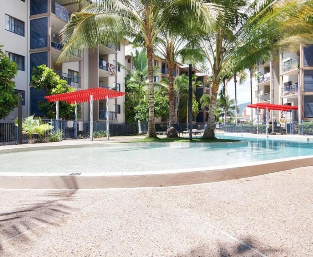 3 Bedroom 2 Bath In Queensland *