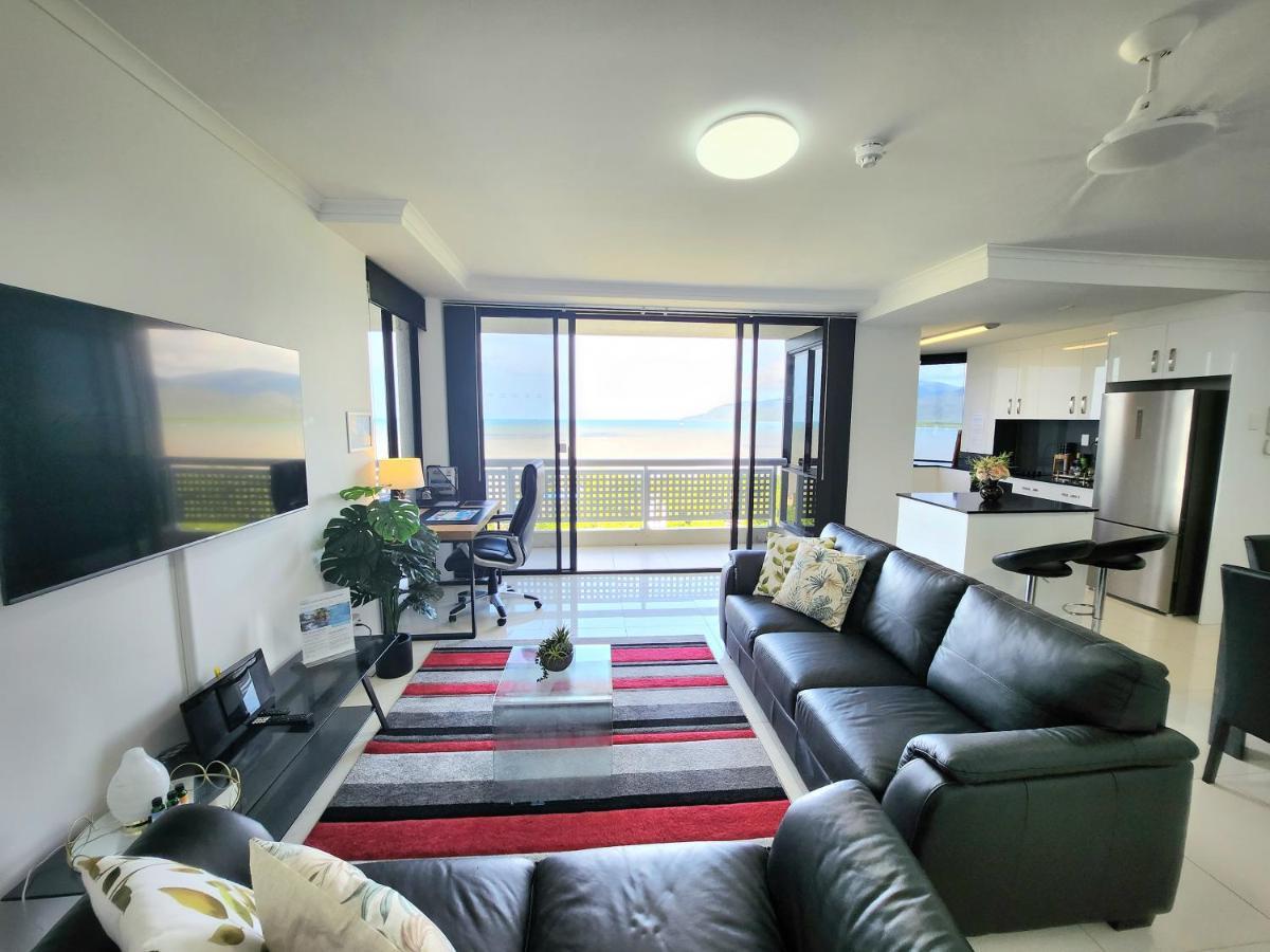 Luxury Seaview Cairns