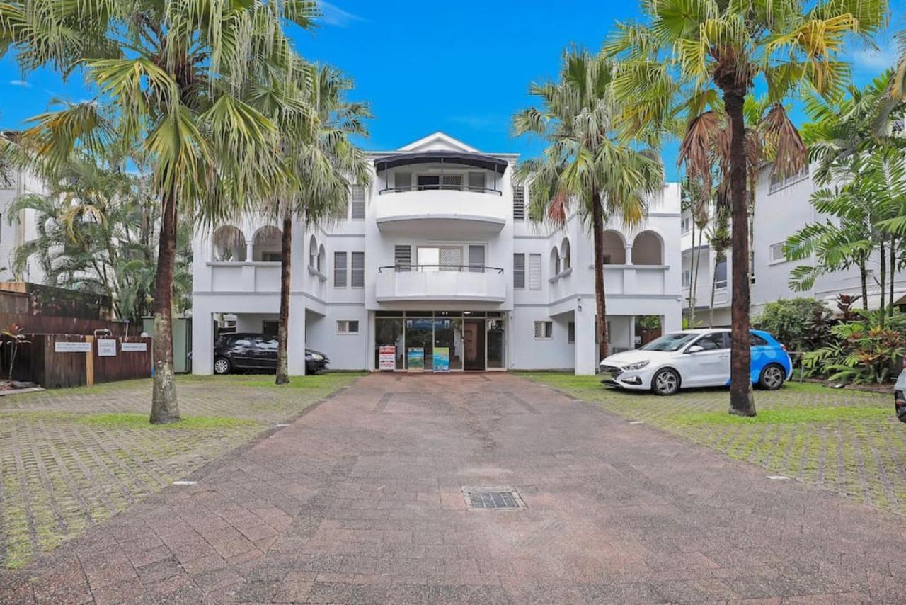 Mediterranean Style Close To The 16 Cairns