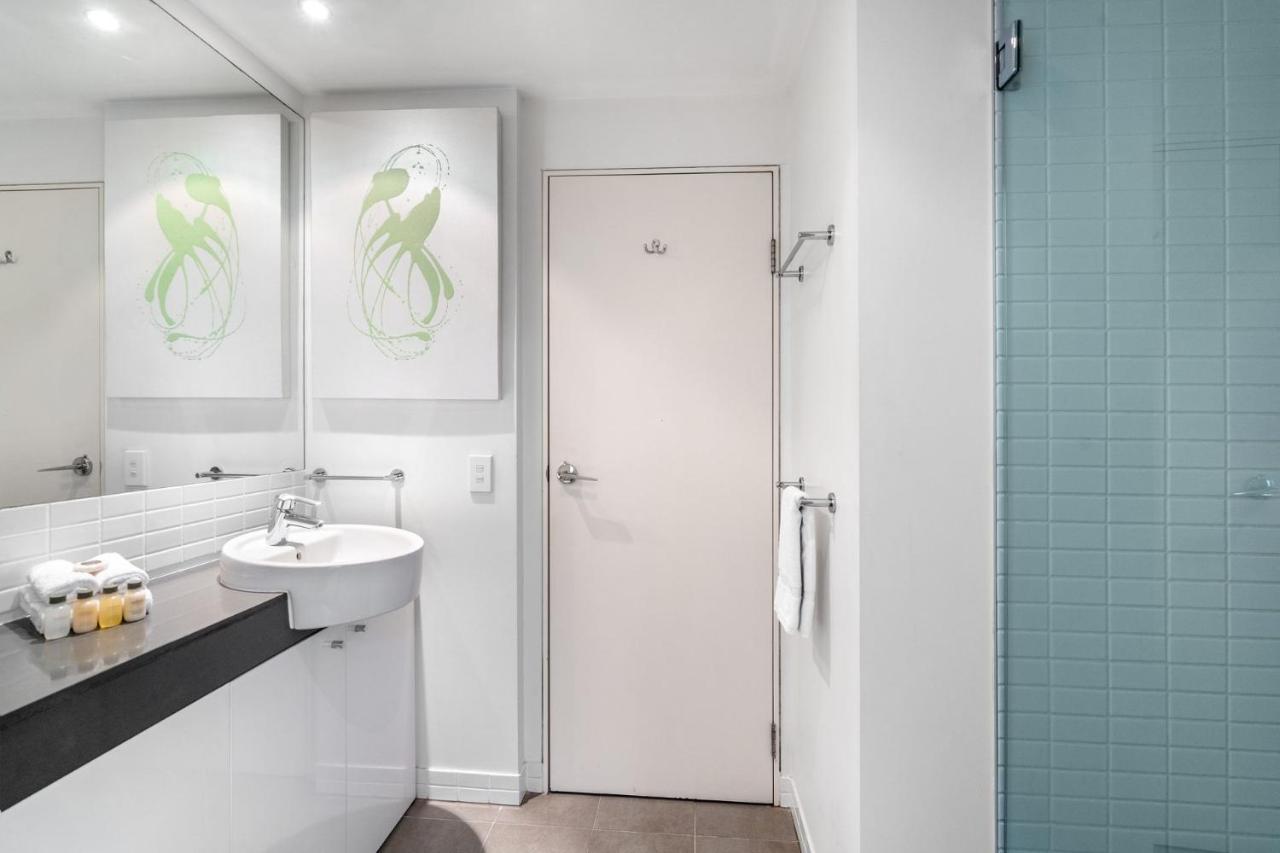 703 Harbour Lights With Water Views Apartment Cairns