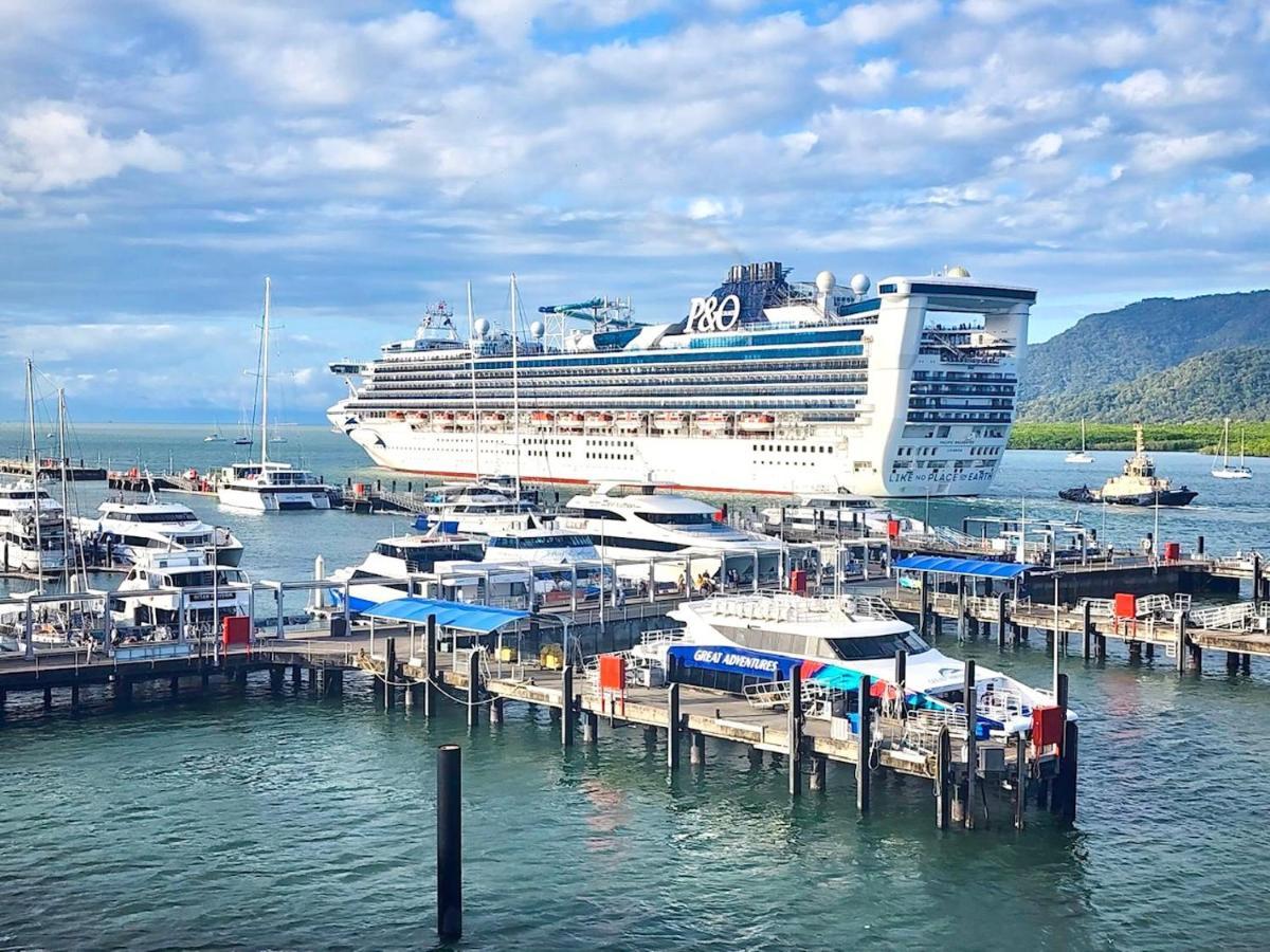 Apartment Waterfront Luxury At Harbourlights Cairns