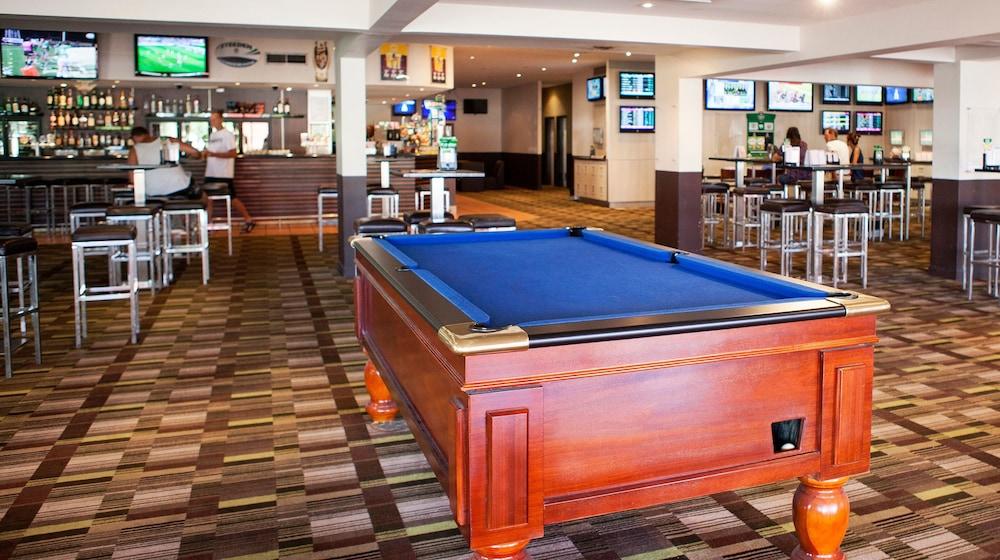 Nightcap At Edge Hill Tavern Hotel