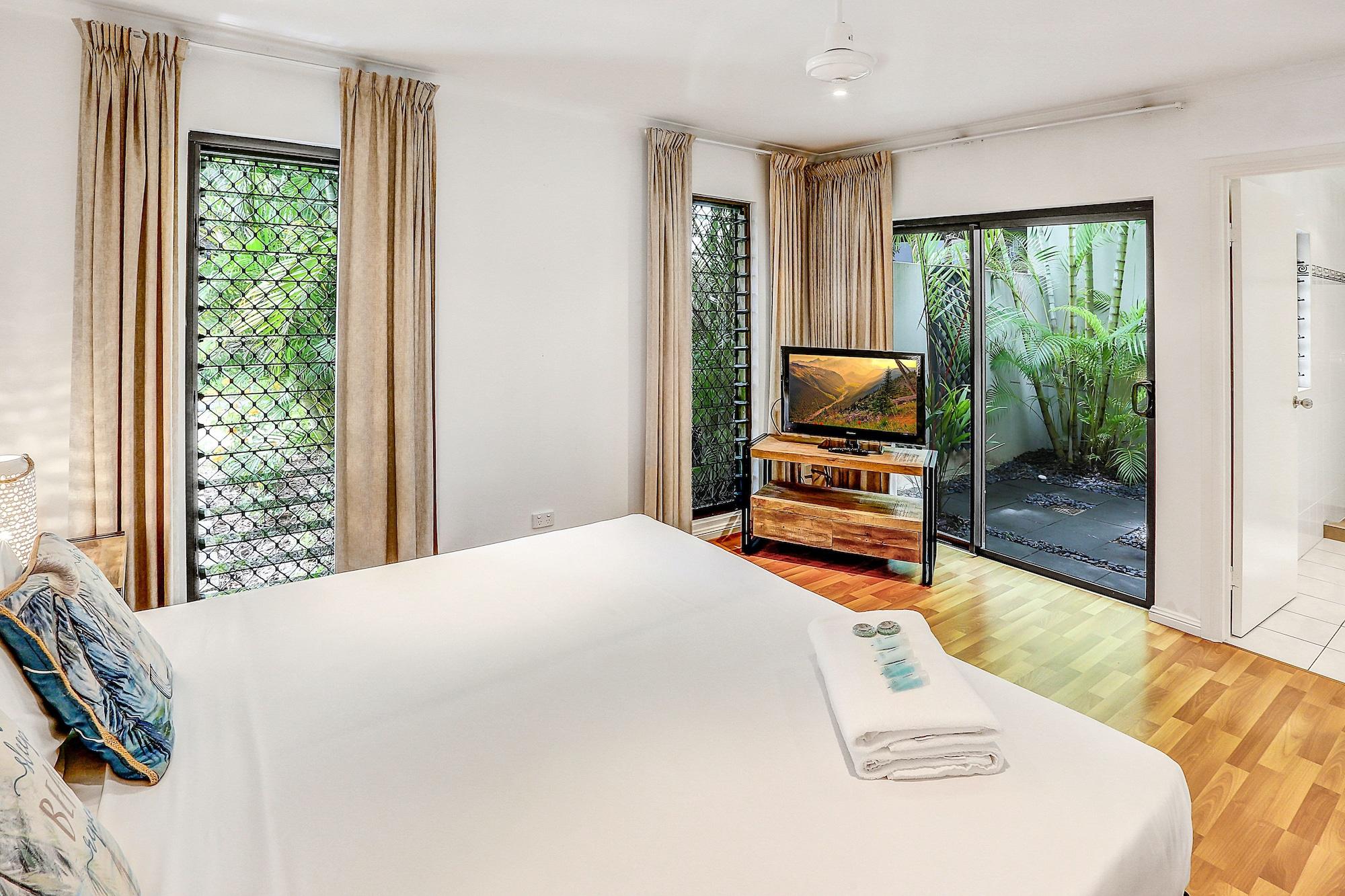 Aparthotel Cascade Gardens 4*