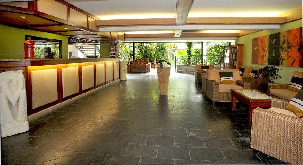 Bay Village Tropical Retreat & Cairns