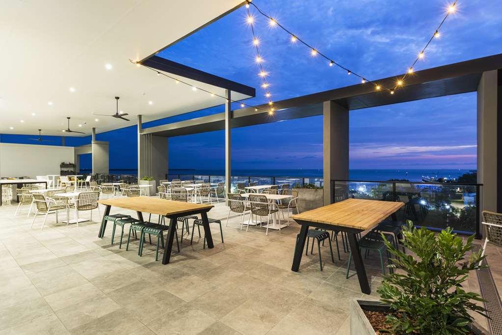 Oaks Hotel
