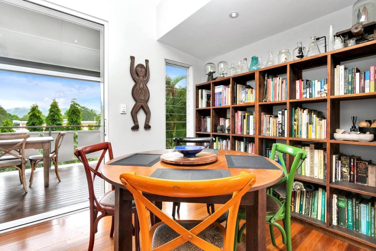 Modern Meets Tropical In Free-standing *