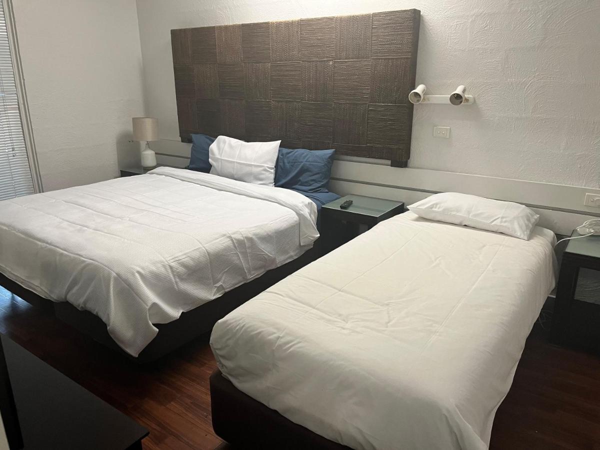 Khách sạn Bungalow Hotel