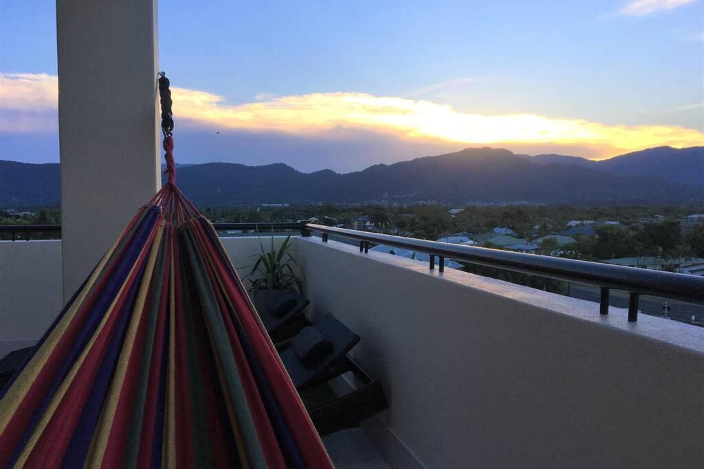 Penthouse - Private Rooftop Outdoor Gym, & Tv Area With Sunset & Mountain Views Apartment *