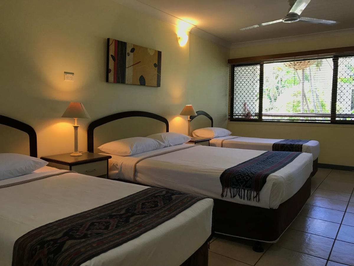 Bay Village Tropical Retreat & 3* Cairns