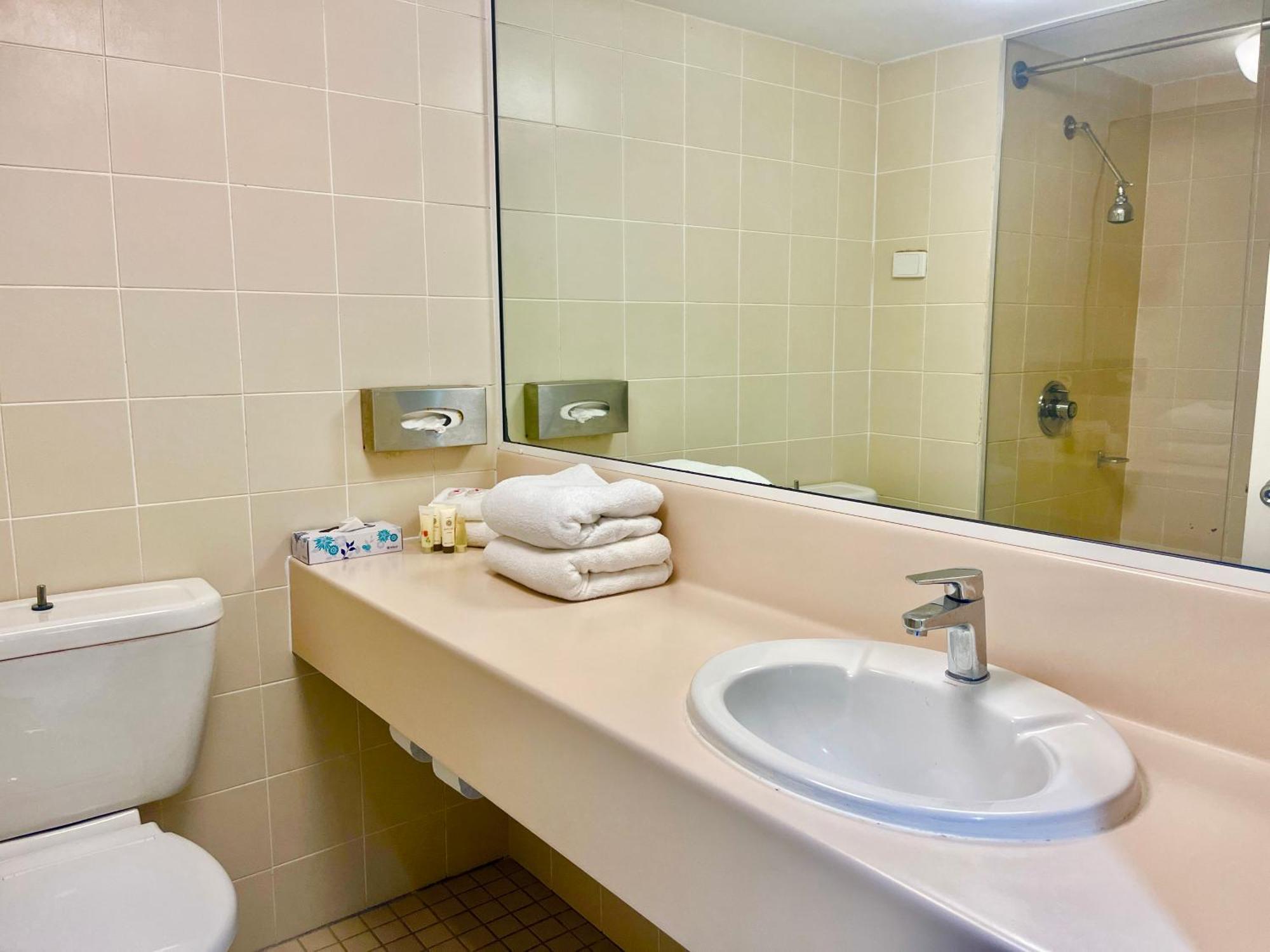 Acacia Court 4*