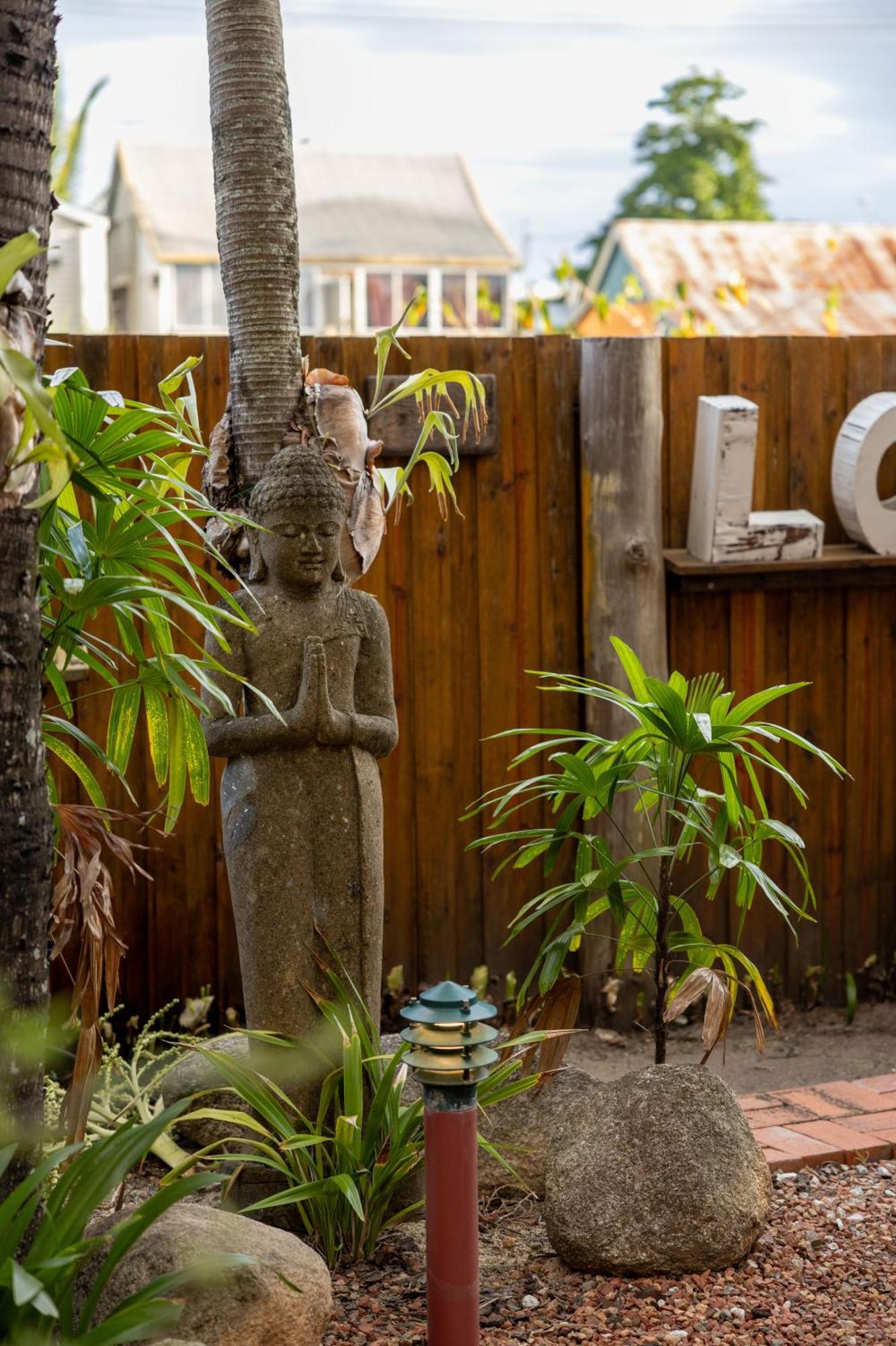 Travellers Oasis Hostel Cairns