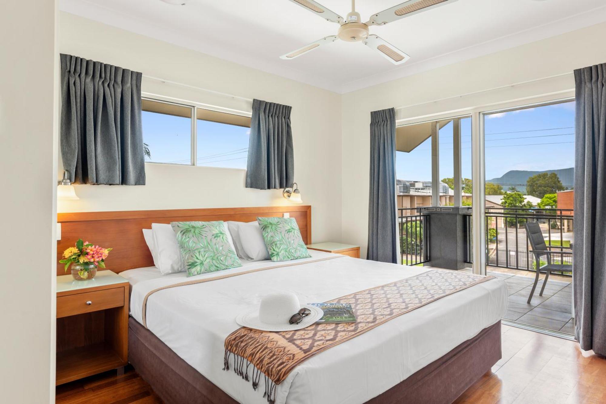 Bay Village Tropical Retreat & Cairns