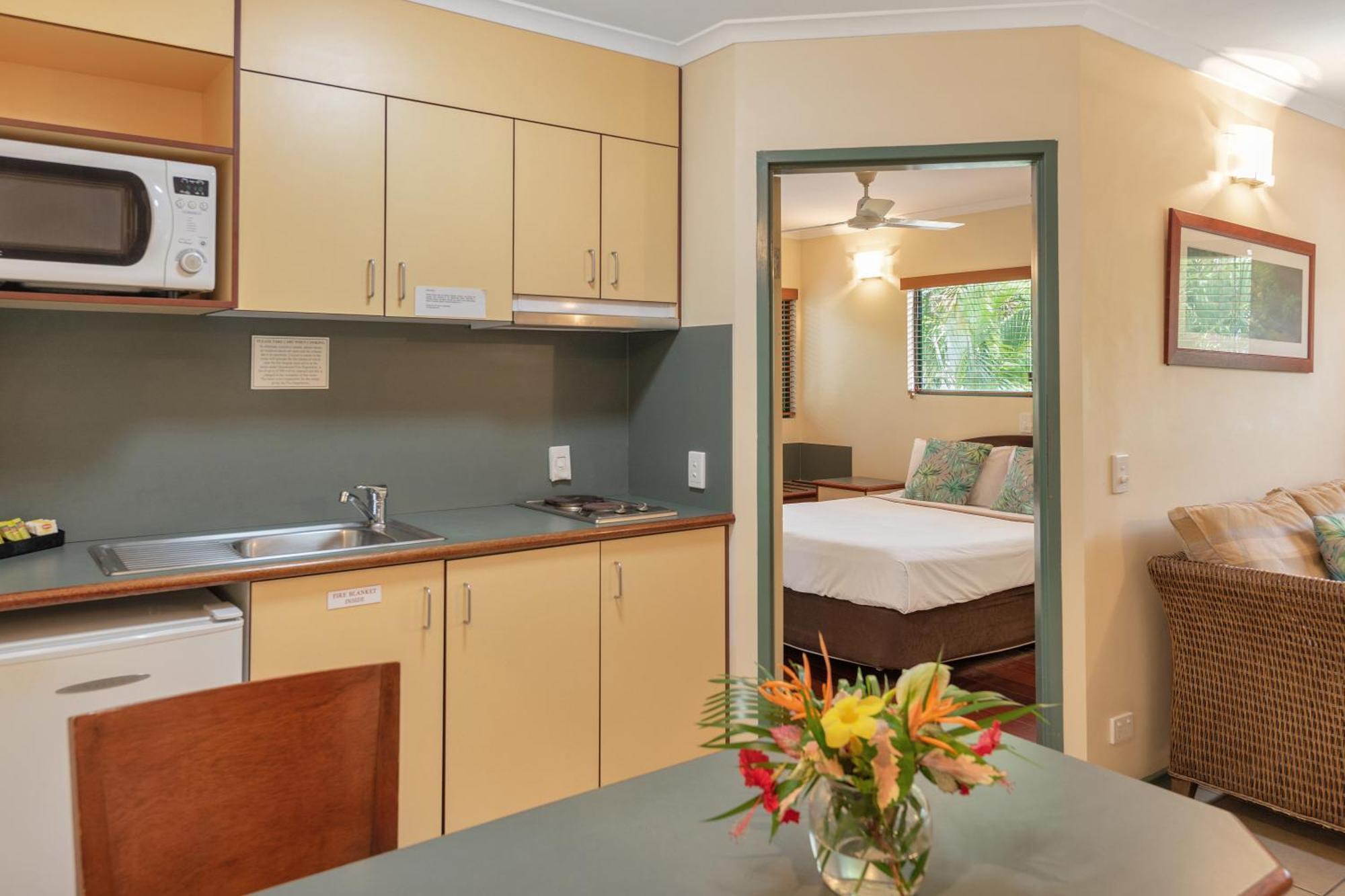 Bay Village Tropical Retreat & Aparthotel