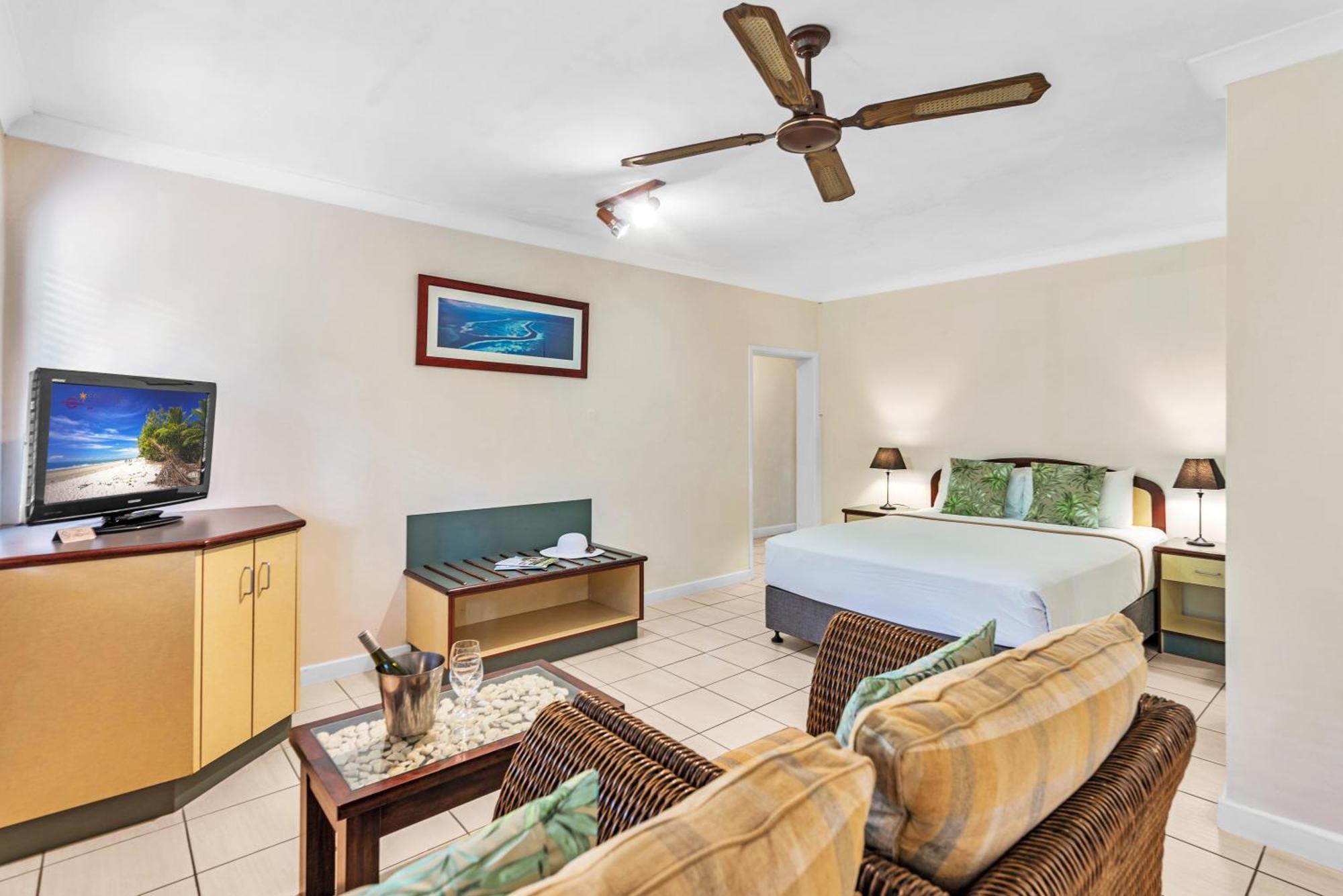 Bay Village Tropical Retreat & Cairns