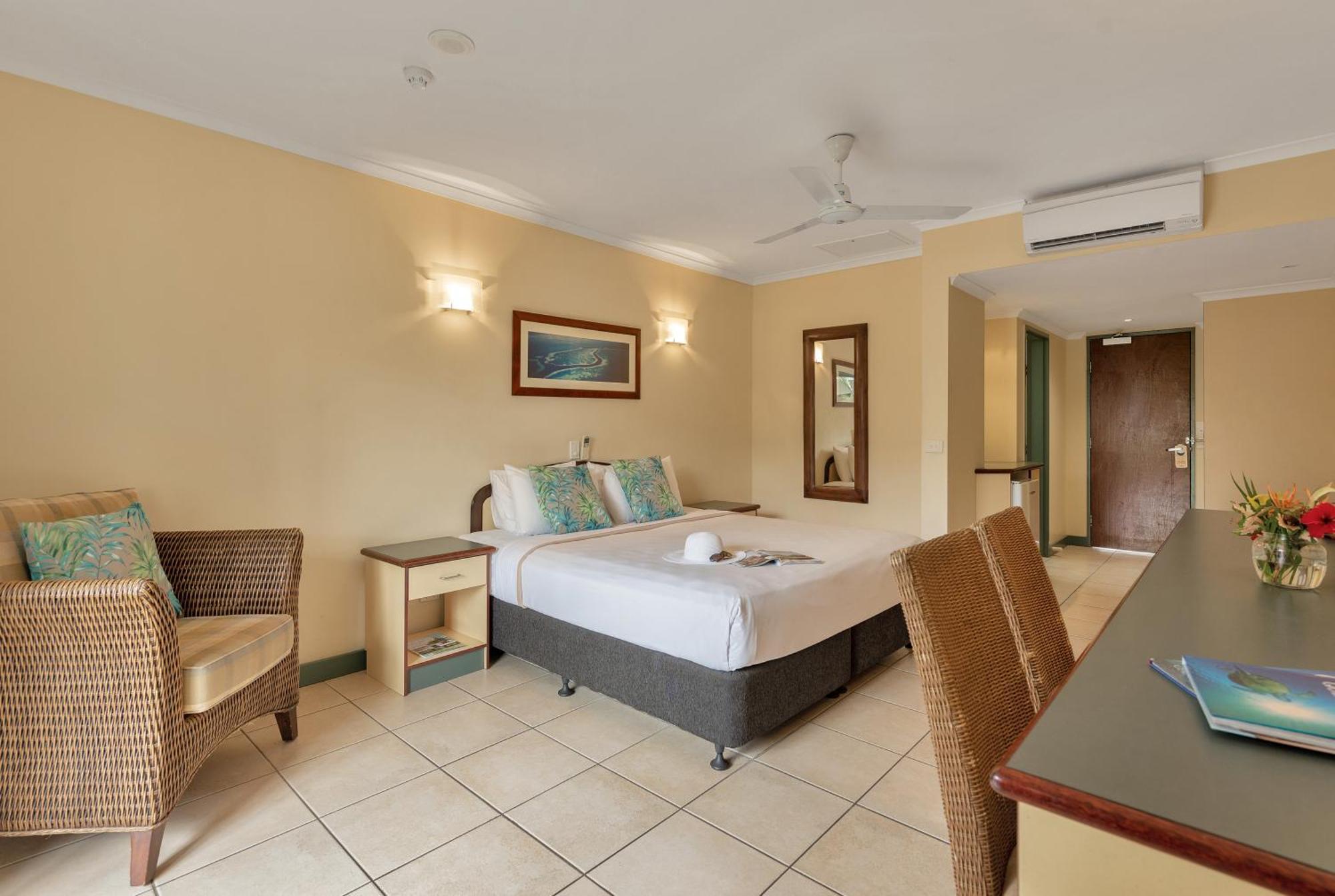 Bay Village Tropical Retreat & Aparthotel 3*