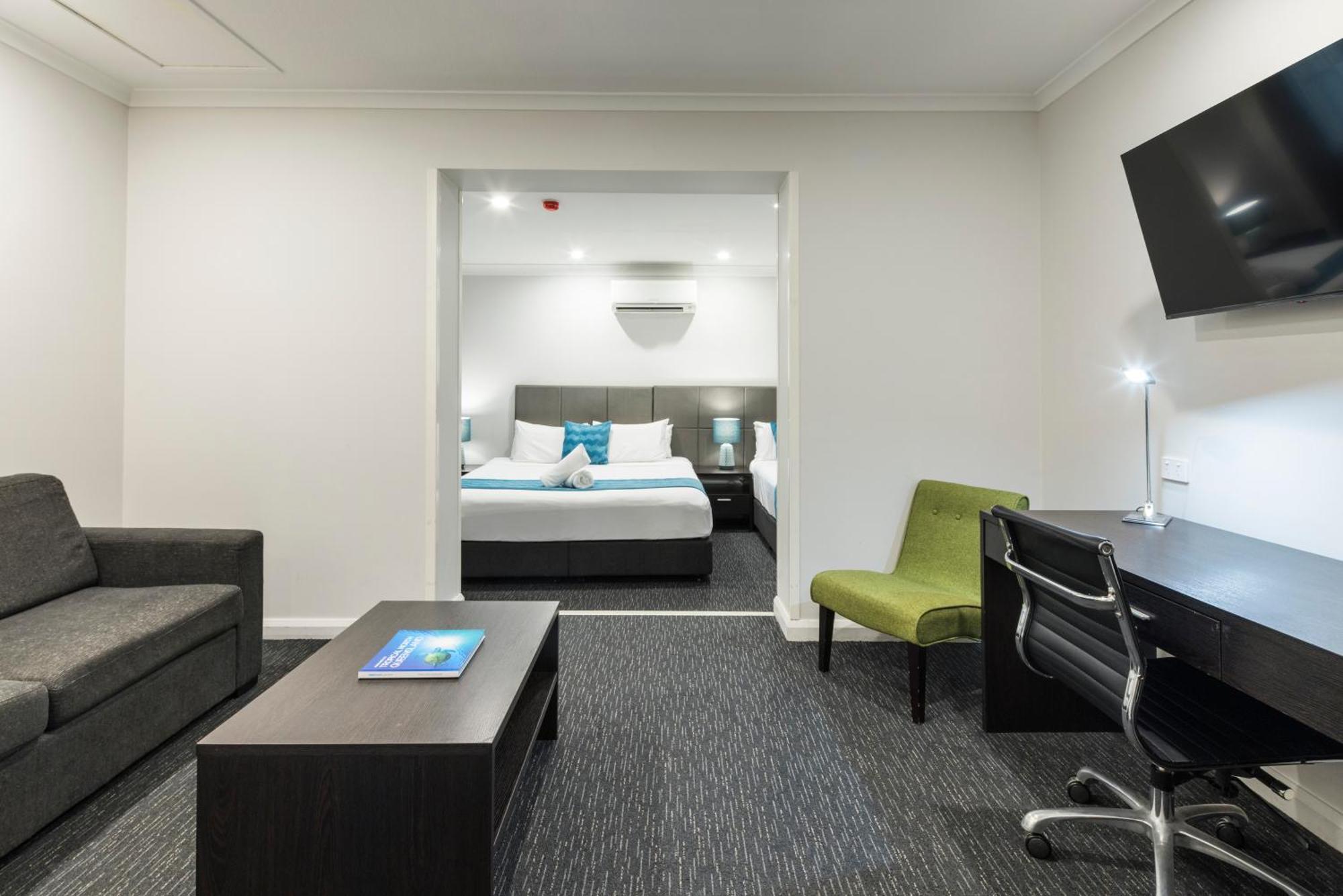 Khách sạn The Abbott Boutique 4*