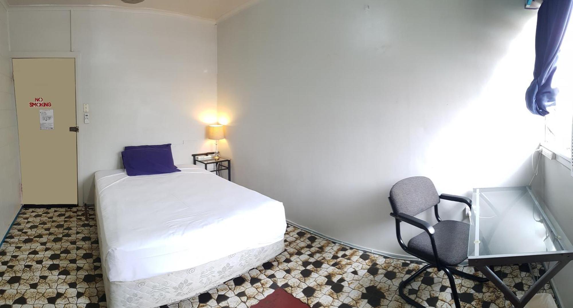 Asylum Share House * Cairns