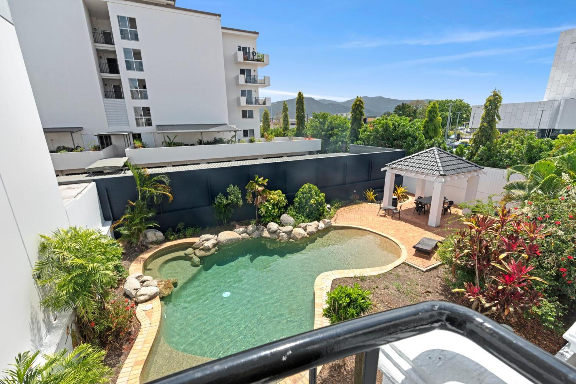 Vaucluse Cairns