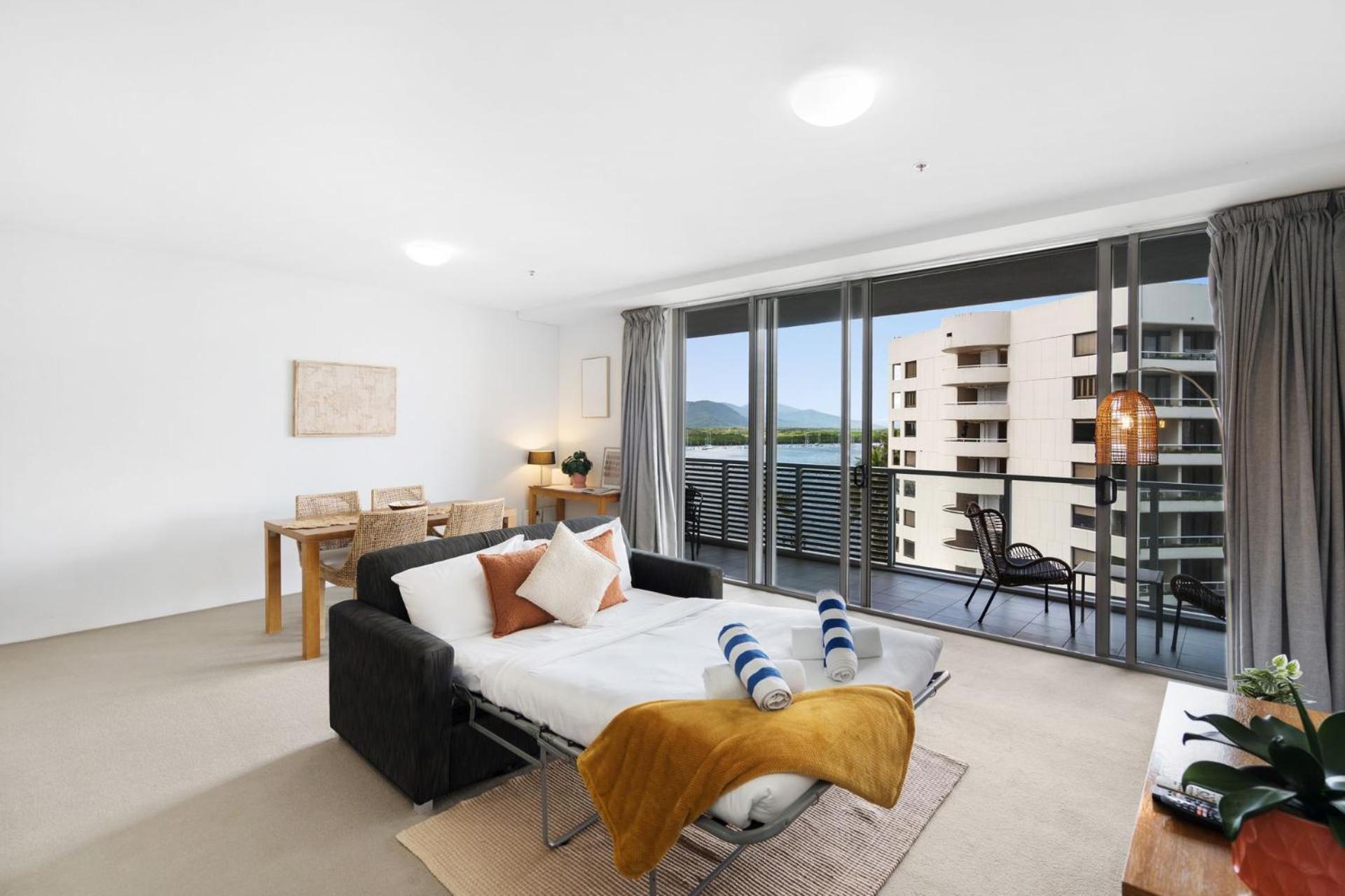 Apartment 703 Harbour Lights With Water Views