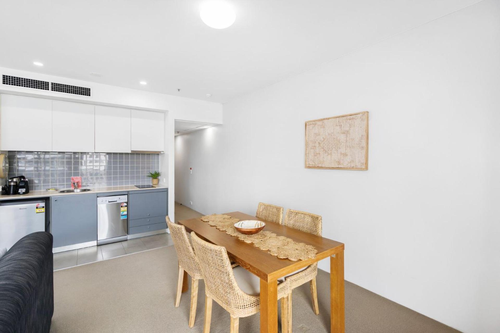 703 Harbour Lights With Water Views Apartment Cairns