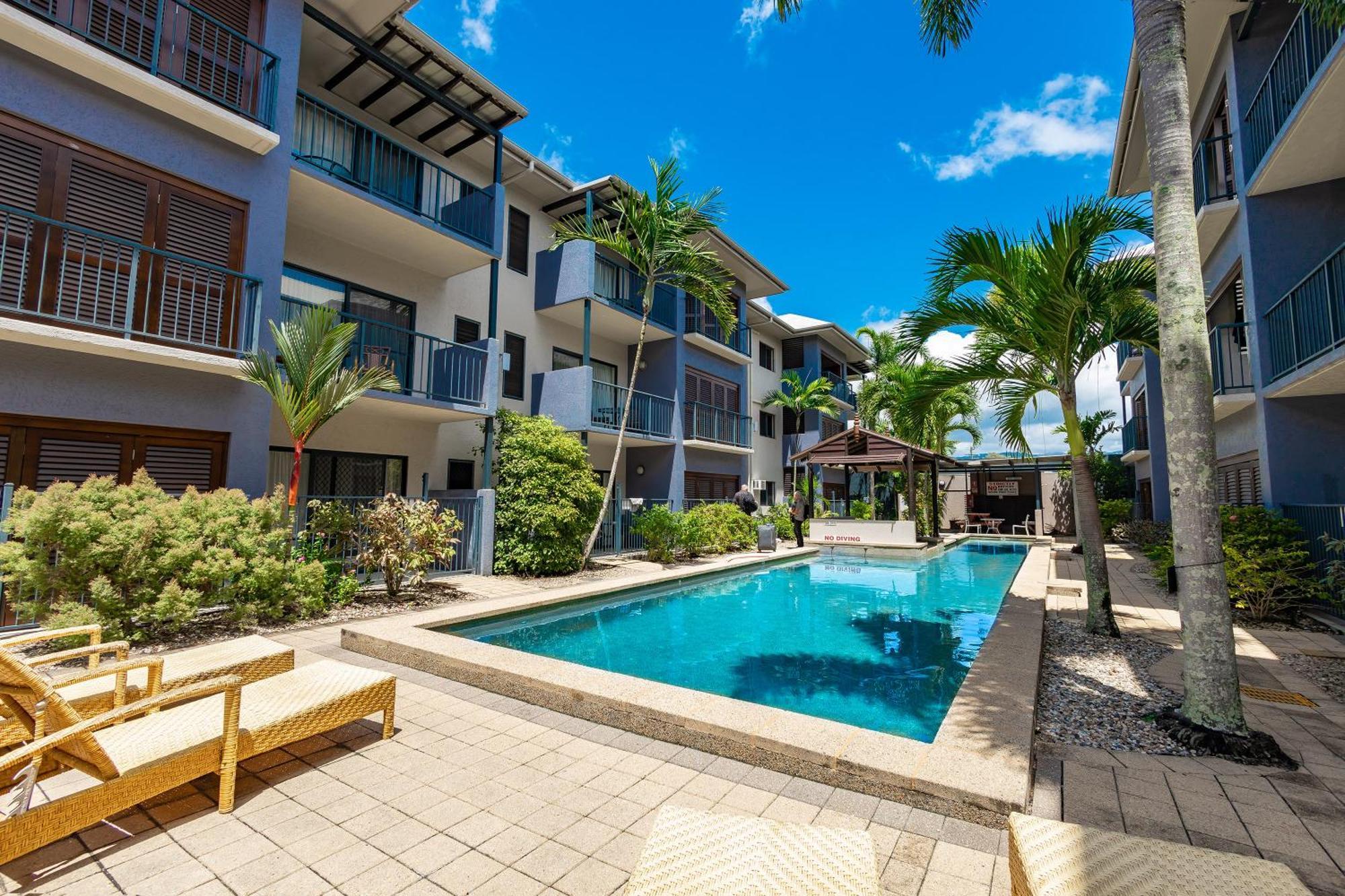 Apartment City Oasis King Bed Studio; Pool & Bbq Cairns