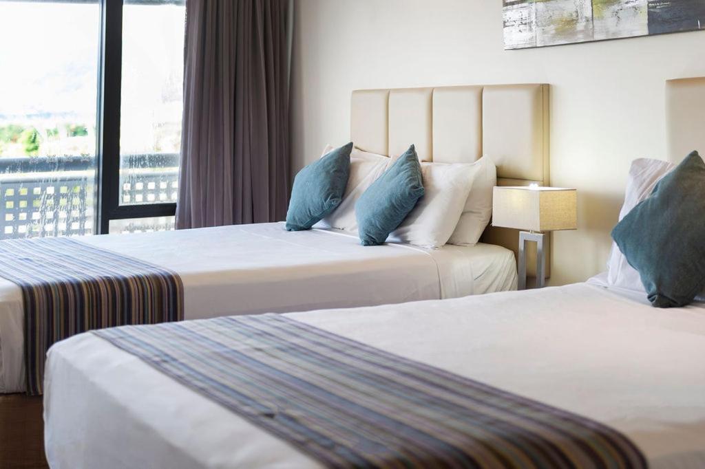Hotel Rydges Esplanade 4*