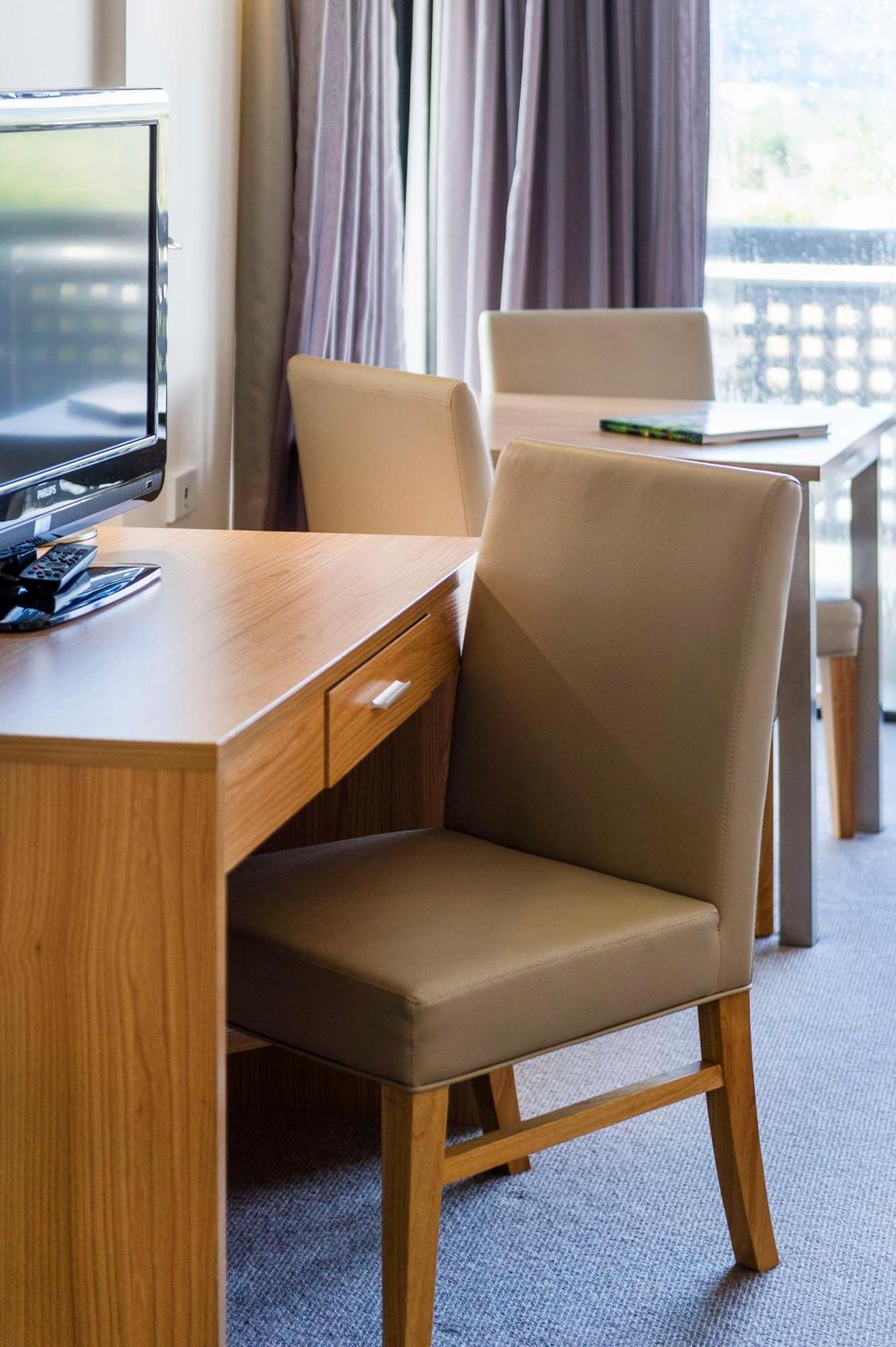 Hotel Rydges Esplanade 4*