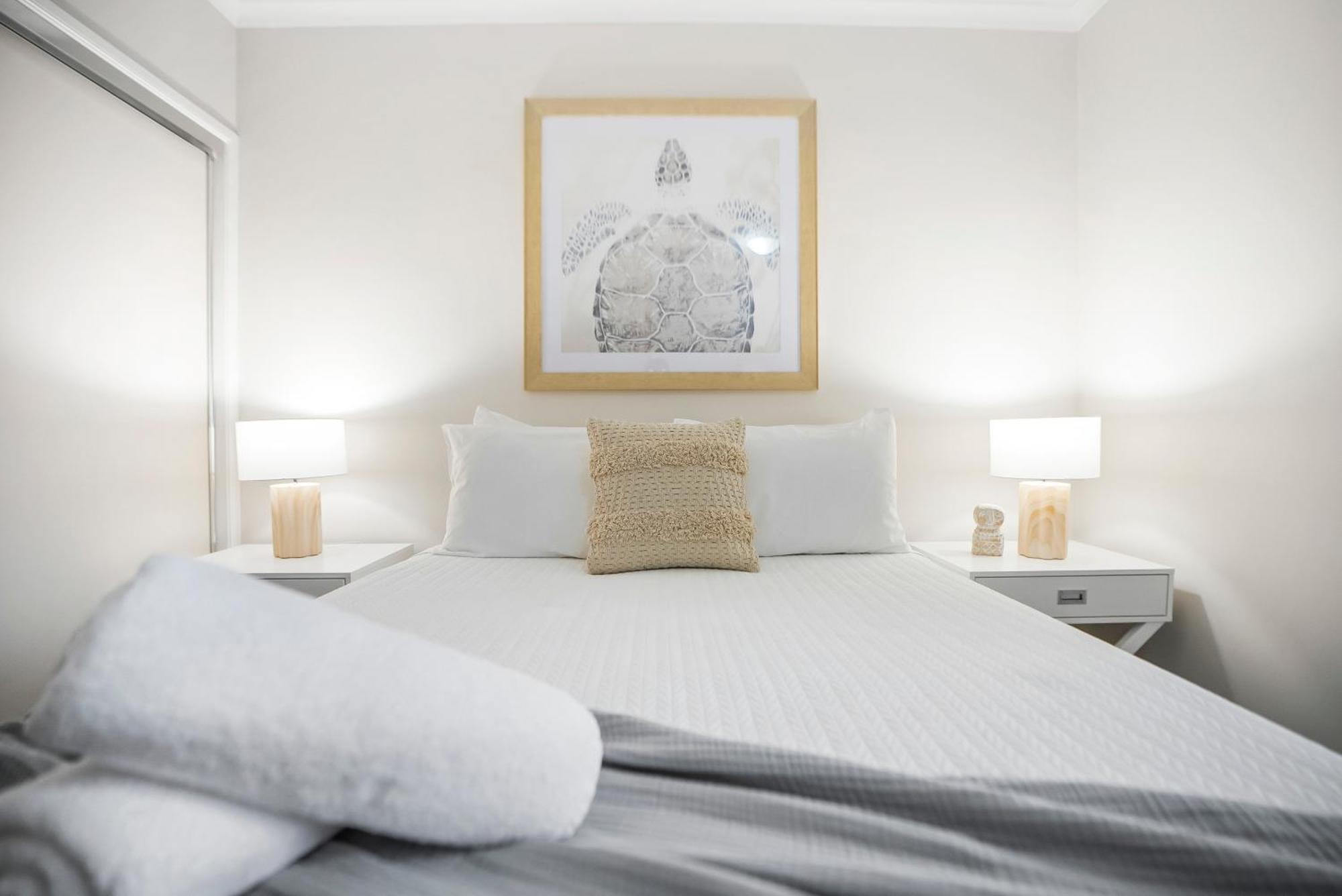 Sunrise Palms - Spacious Convenience Apartment *