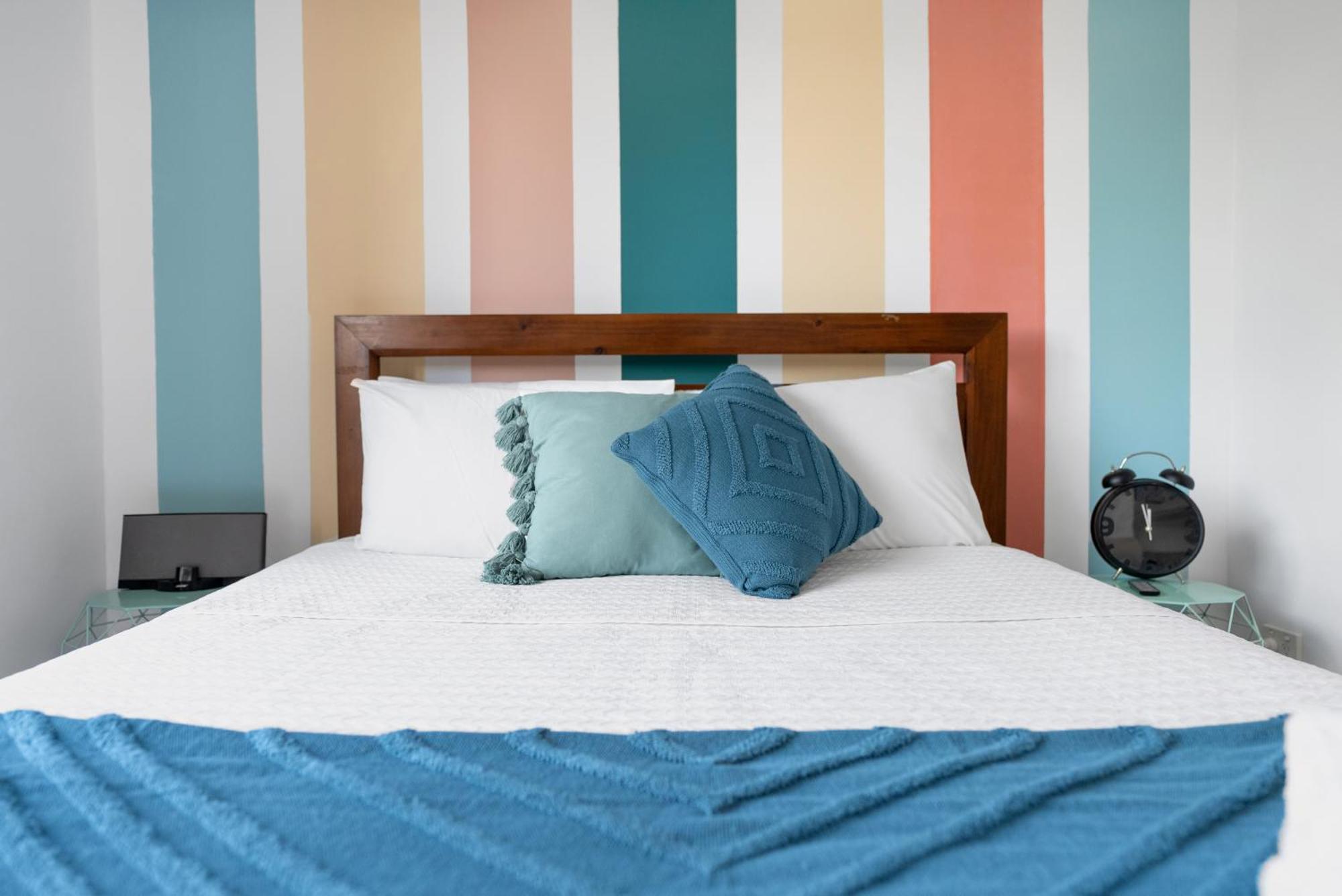 The Loft - Trendy Coastal Charm With Pool *