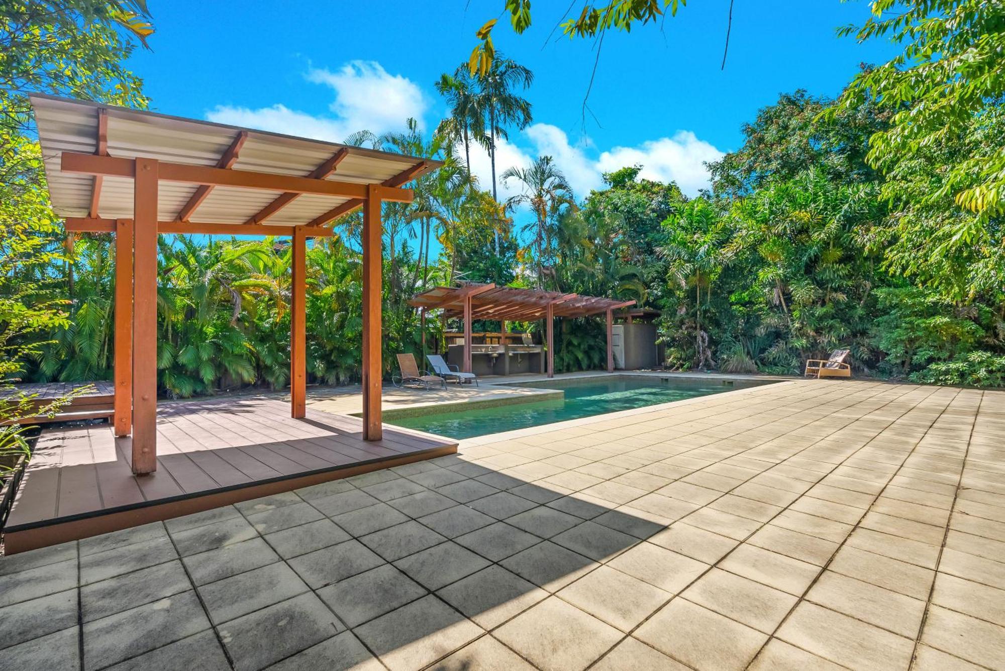 Apartment The Loft - Trendy Coastal Charm With Pool *