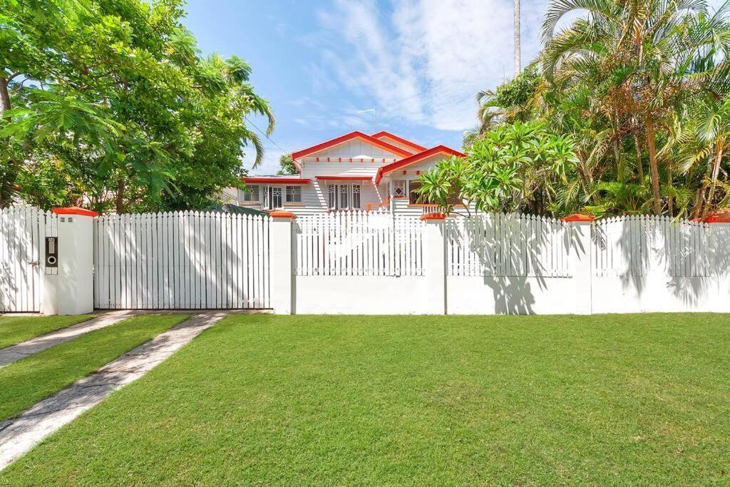 Holiday home Masterfully Restored Queenslander Near Esplanade