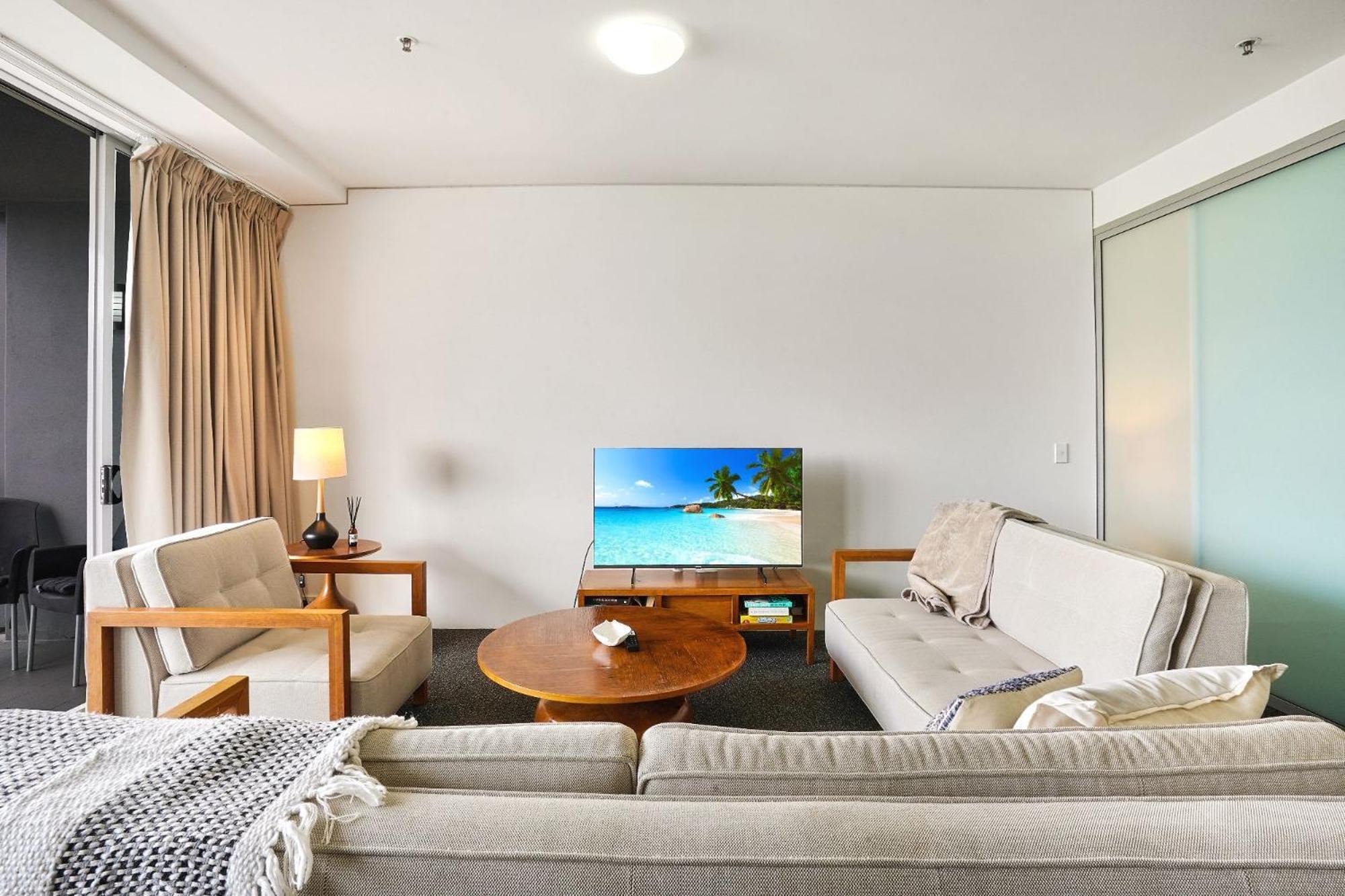 903 Harbour Lights With Ocean Views Cairns
