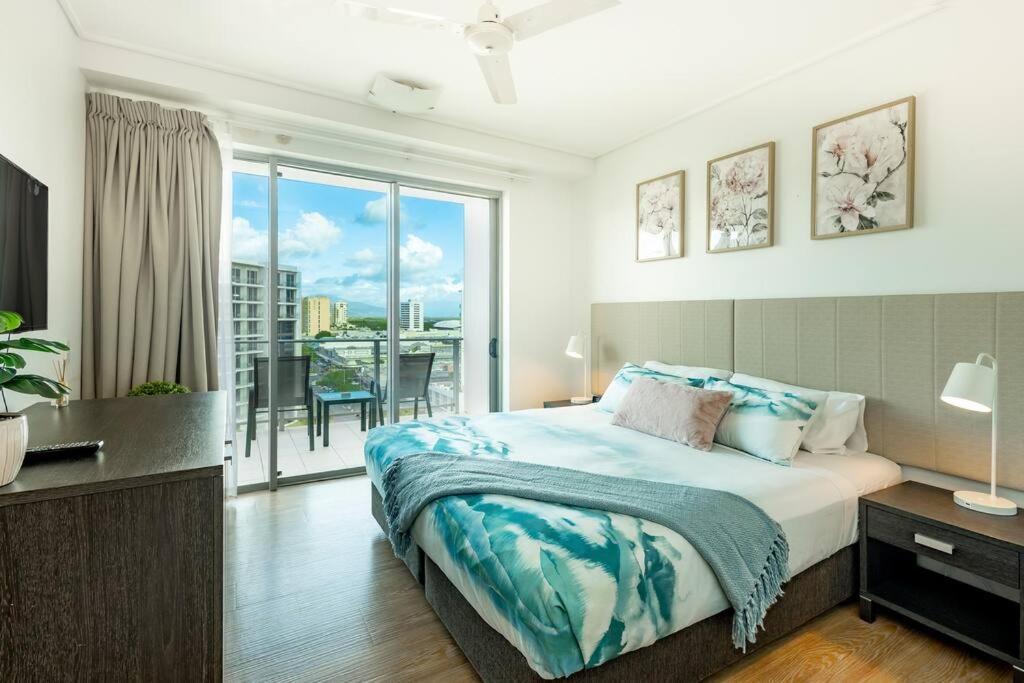 Ocean View 12th Floor Apartment Cairns