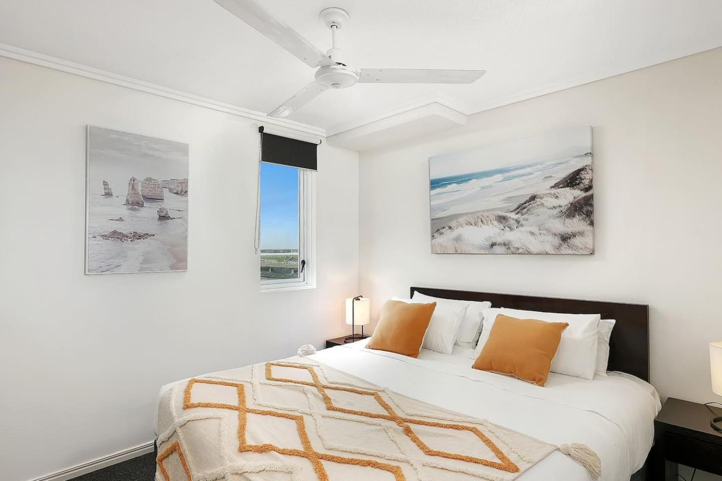 'aqua Vista' Chic Seaside Vibes With Rooftop Pool Apartment