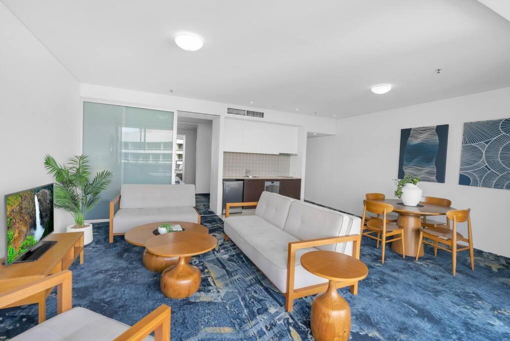 Apartment Living At Harbour Lights On The Waterfront Cairns