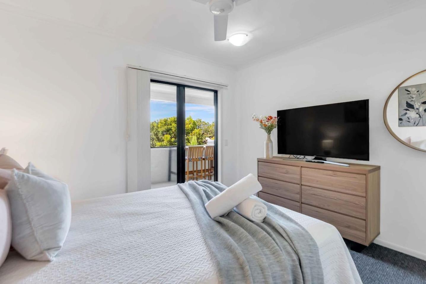 Apartment Relaxed Coastal Charm - A Stylish Resort-style Haven Cairns